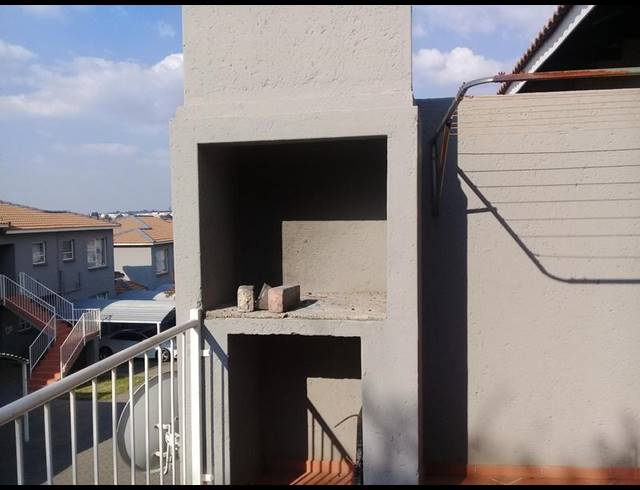 2 BEDROOM PROPERTY TO RENT IN GROBLERPARK EXT